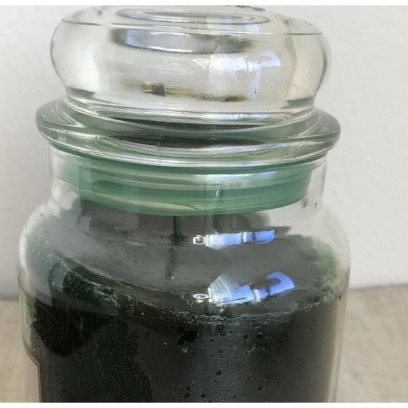 Yankee Candle Jar Candle 22 oz CHRISTMAS WREATH Green Festive NEW - Picture 4 of 7